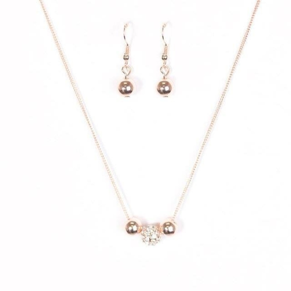 Paparazzi jewelry everything $5.00 shipping $4 USA